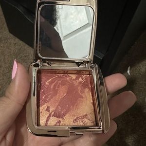‼️SOLD‼️Hourglass blush at night